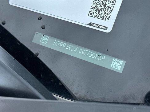 Used 2022 GMC Acadia SLE image 4