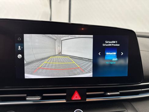 Used 2025 Hyundai Elantra SEL FWD image 28