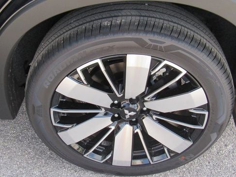 New 2025 Mitsubishi Outlander SE image 8