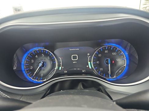 New 2026 Chrysler Pacifica Limited AWD/4WD image 17