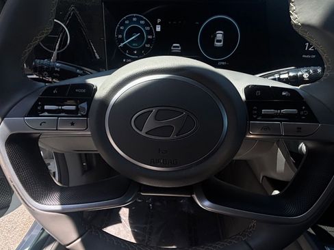 Used 2025 Hyundai Elantra SEL FWD image 29