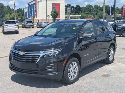 Used 2024 Chevrolet Equinox LS w/ LS Convenience Package AWD/4WD image 7