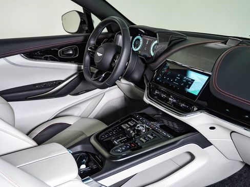 Used 2025 Aston Martin DBX 707 AWD/4WD image 16