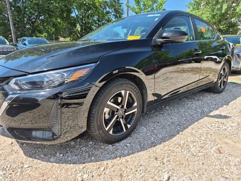 Used 2025 Nissan Sentra SV image 1