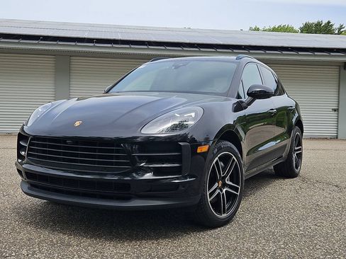Used 2021 Porsche Macan AWD/4WD image 1
