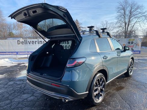 Used 2023 Honda HR-V Sport image 4