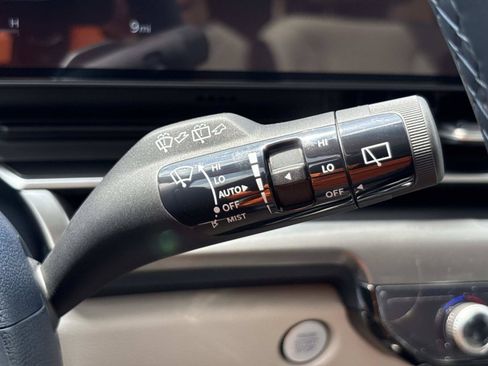 New 2027 Kia Carnival SX w/ Dark Edition Package FWD image 28