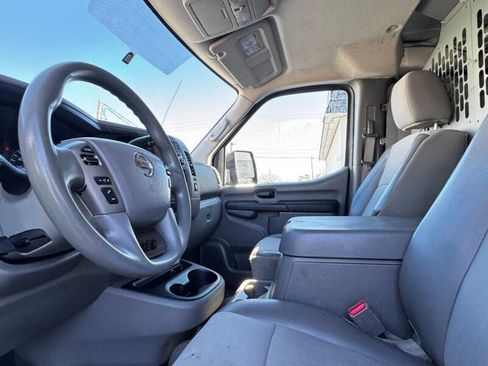 Used 2018 Nissan NV 2500 SV RWD image 10