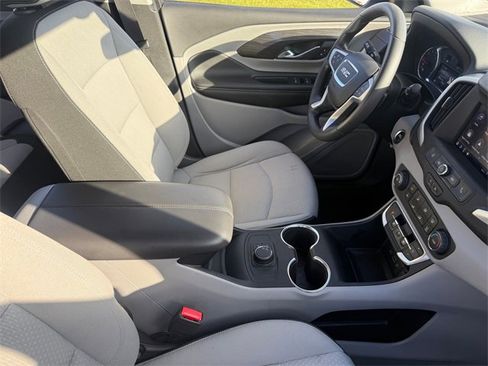 Used 2024 GMC Terrain SLE image 23
