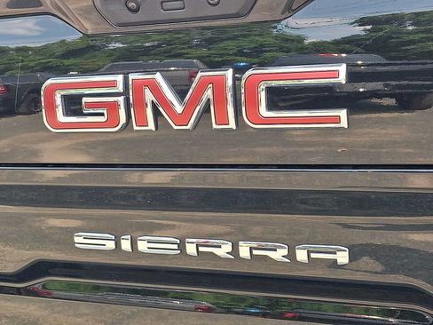 Used 2026 GMC Sierra 1500 SLT AWD/4WD image 32