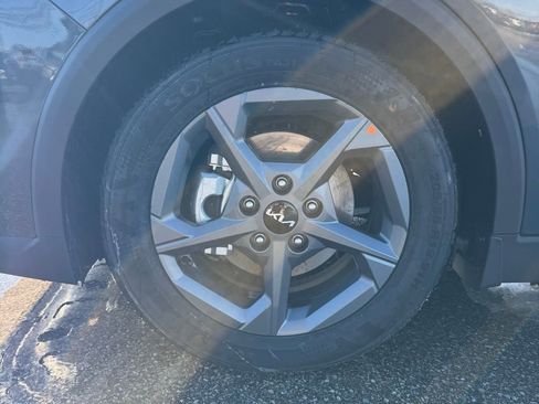 New 2025 Kia K4 LXS image 9