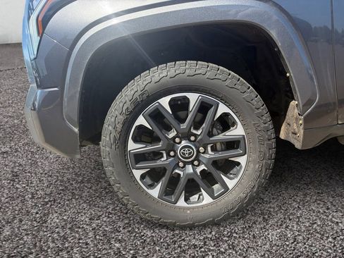 Used 2023 Toyota Tundra Limited AWD/4WD image 9