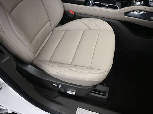 Used 2024 Lincoln Nautilus Premier AWD/4WD image 31