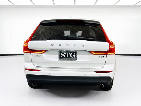 Used 2021 Volvo XC60 T5 Momentum w/ Protection Package Premier image 3