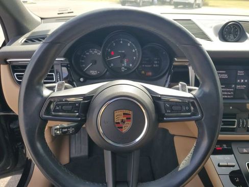 Used 2024 Porsche Macan image 11