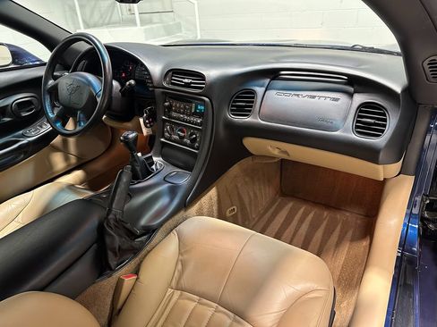 Used 2000 Chevrolet Corvette Convertible image 13