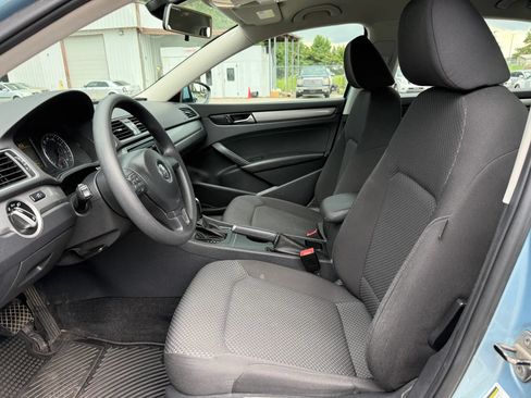 Used 2012 Volkswagen Passat 2.5 S FWD image 2