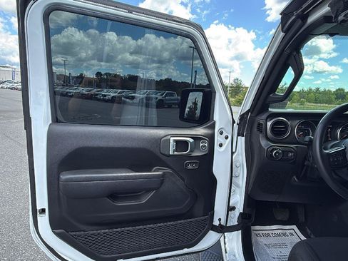Used 2023 Jeep Wrangler Unlimited Sport AWD/4WD image 25