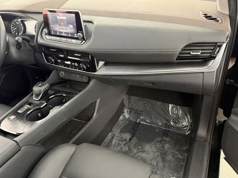 Used 2021 Nissan Rogue SV w/ Premium Package FWD image 17