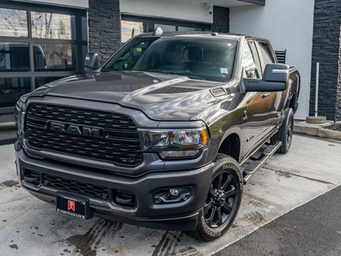 Used 2024 RAM 2500 Big Horn w/ Night Edition AWD/4WD image 4