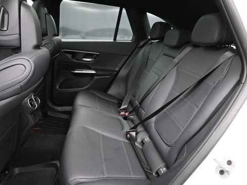 Used 2025 Mercedes-Benz GLC 300 4MATIC image 23