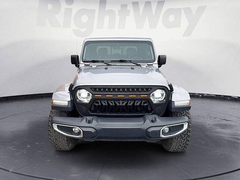 Used 2020 Jeep Gladiator Overland w/ Uconnect 4C Nav & Sound Group image 8