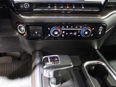 Used 2023 Chevrolet Silverado 1500 LT Trail Boss w/ Convenience Package II AWD/4WD image 34