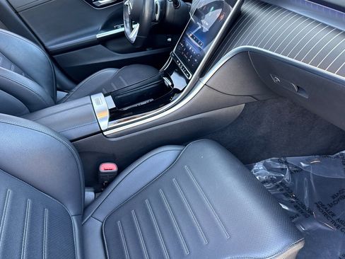 Used 2022 Mercedes-Benz C 300 Sedan image 32