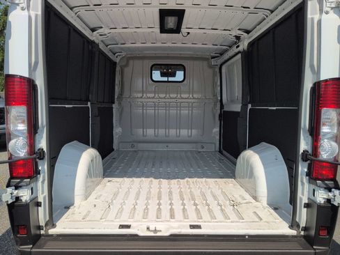 Used 2025 RAM ProMaster 2500 w/ Convenience Group FWD image 21