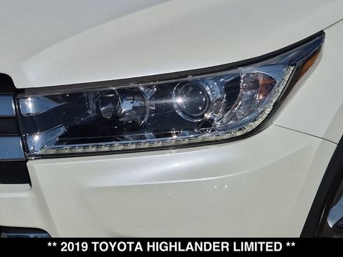 Used 2019 Toyota Highlander Limited AWD/4WD image 16