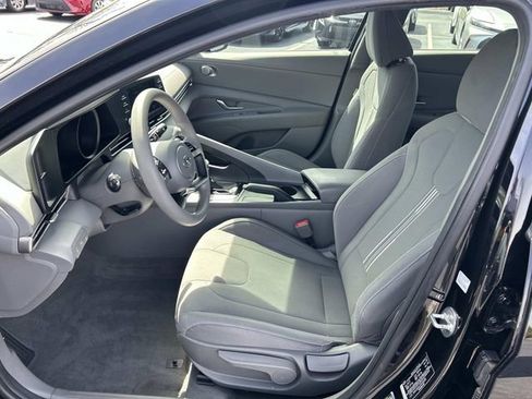 Used 2023 Hyundai Elantra SEL image 19