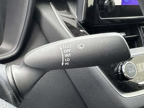 Used 2023 Toyota Corolla LE FWD image 31