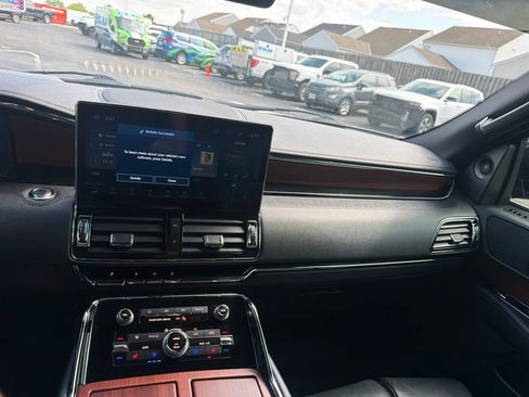 Used 2022 Lincoln Navigator Reserve AWD/4WD image 29