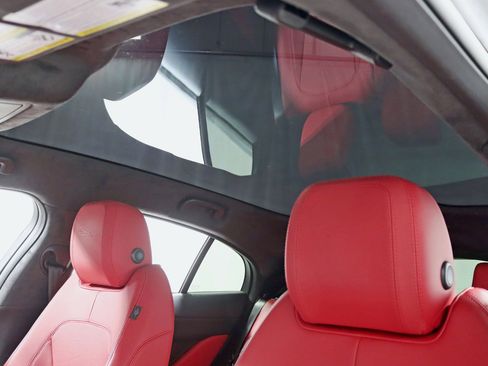 Used 2020 Jaguar I-PACE HSE image 30