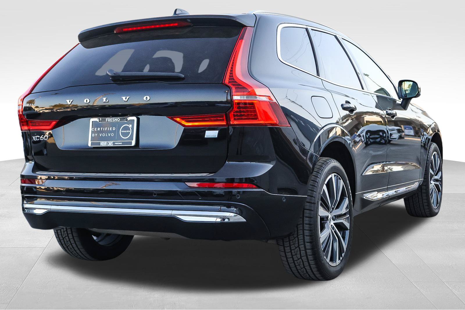 Used 2022 Volvo XC60 T8 Inscription Expression w/ Advanced Package AWD/4WD image 5