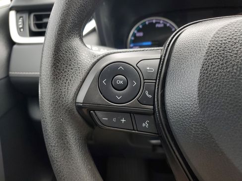 Used 2022 Toyota RAV4 LE image 21