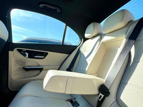 Certified 2023 Mercedes-Benz C 300 4MATIC Sedan image 18