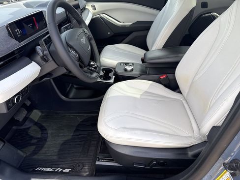 Used 2023 Ford Mustang Mach-E Premium image 9