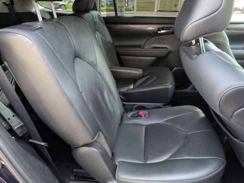 Used 2021 Toyota Highlander Platinum image 20