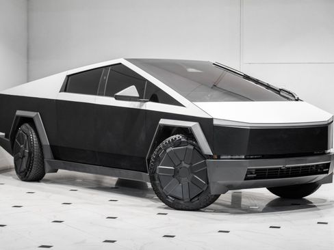 Used 2024 Tesla Cybertruck Cyberbeast AWD/4WD image 1