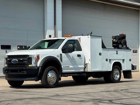 Used 2017 Ford F550 4x4 Regular Cab Super Duty image 1