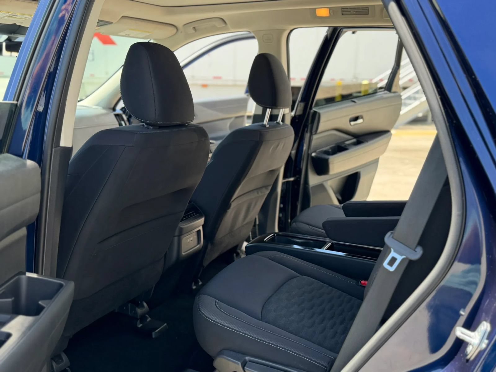 Used 2022 Nissan Pathfinder SV w/ SV Premium Package AWD/4WD image 18