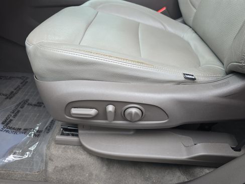Used 2018 Chevrolet Traverse LT FWD image 31