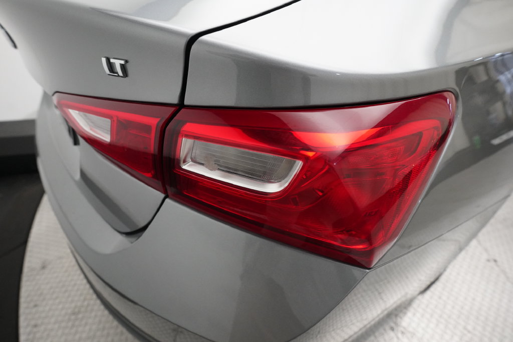 Used 2023 Chevrolet Malibu LT FWD image 30