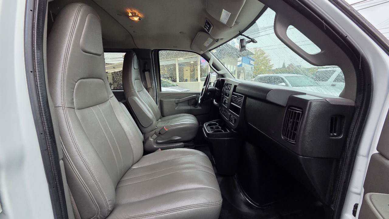 Used 2020 Chevrolet Express 3500 LS RWD image 14