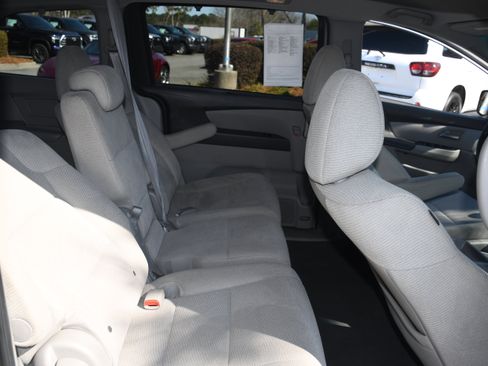 Used 2011 Honda Odyssey EX image 16