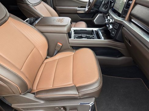 Used 2026 Ford F250 King Ranch w/ FX4 Off-Road Package image 13