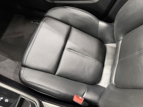 Certified 2024 Porsche Macan image 60