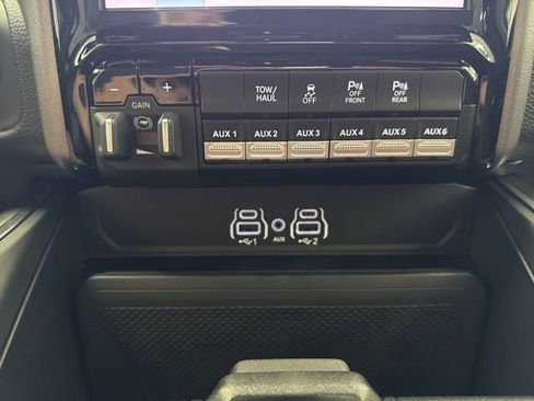 New 2026 RAM 3500 Big Horn AWD/4WD image 36