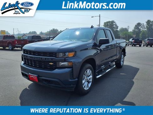 Used 2020 Chevrolet Silverado 1500 Custom w/ Custom Value Package image 1